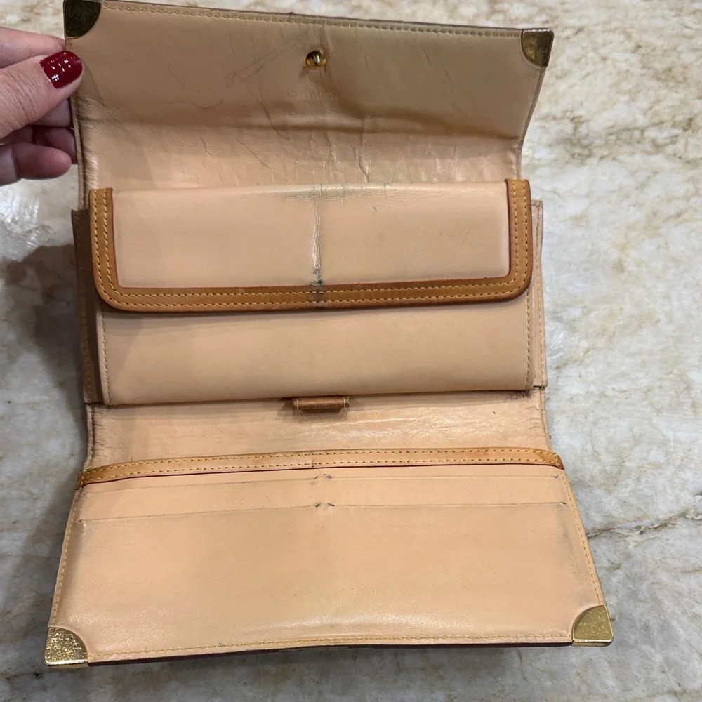 Louis Vuitton Murakami Monogram Clutch - Picture 5 of 5